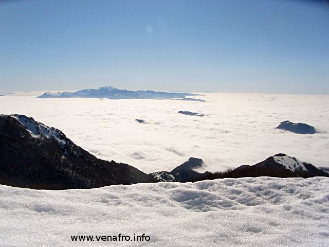 Panorama invernale da monte mare